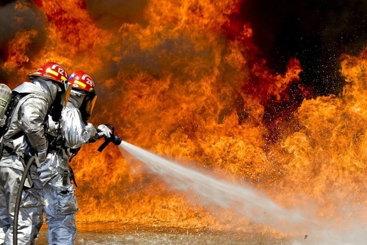 nach-dachstuhlbrand-in-katzbach-hausbesitzer-noch-nicht-befragt-gong-fm