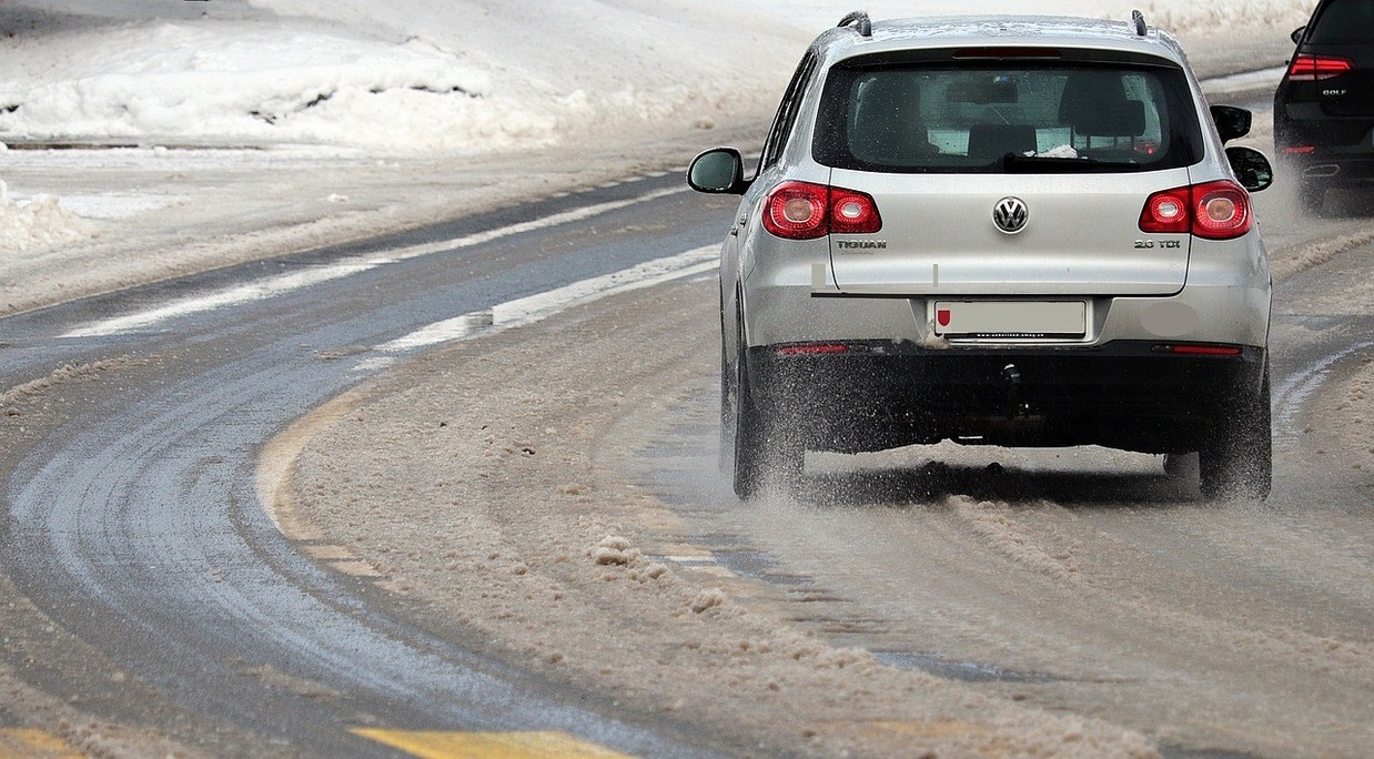 Winter, Verkehr, Straße, Unfall, Auto, © Symbolbild // Pixabay